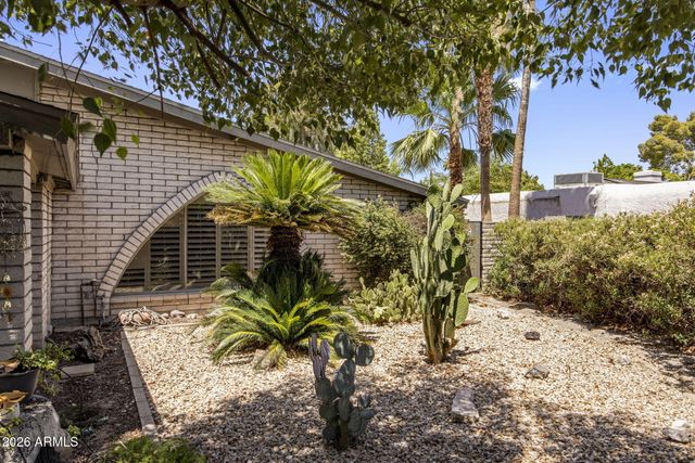52 W THUNDERBIRD Road, Phoenix, AZ 85023