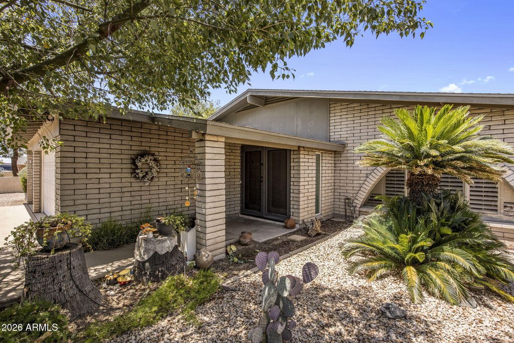 52 W THUNDERBIRD Road, Phoenix, AZ 85023