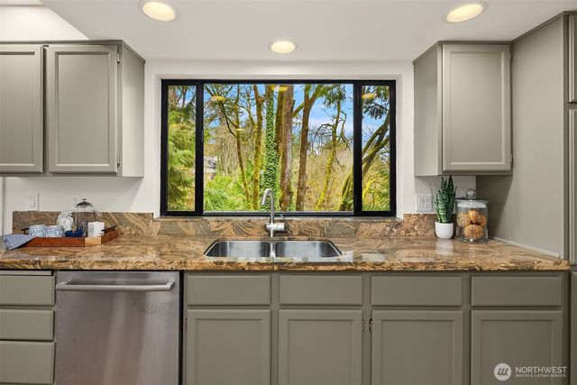 4429 E Mercer Way, Mercer Island, WA 98040