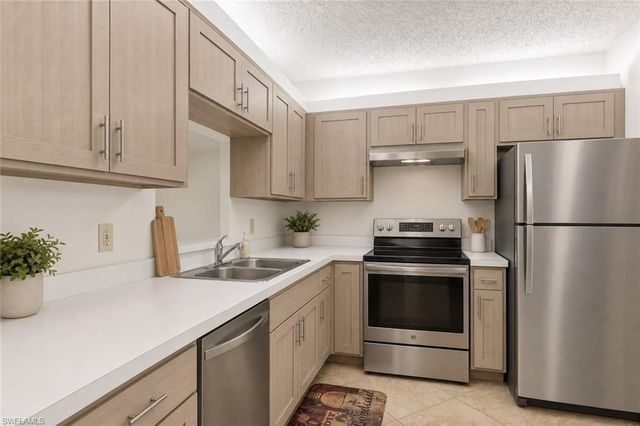 17156 Ravens Roost 5, Fort Myers, FL 33908