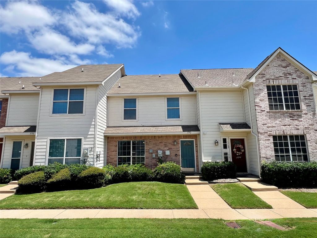 5752 Giddyup Lane, Fort Worth, TX 76179