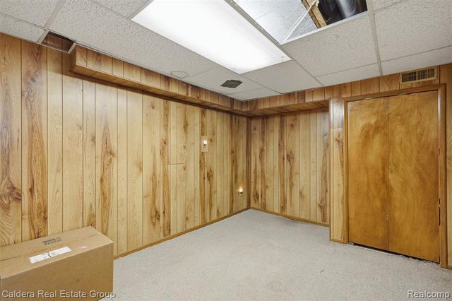 17592 Knollwood Drive, Clinton Township, MI 48038