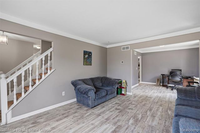 17592 Knollwood Drive, Clinton Township, MI 48038