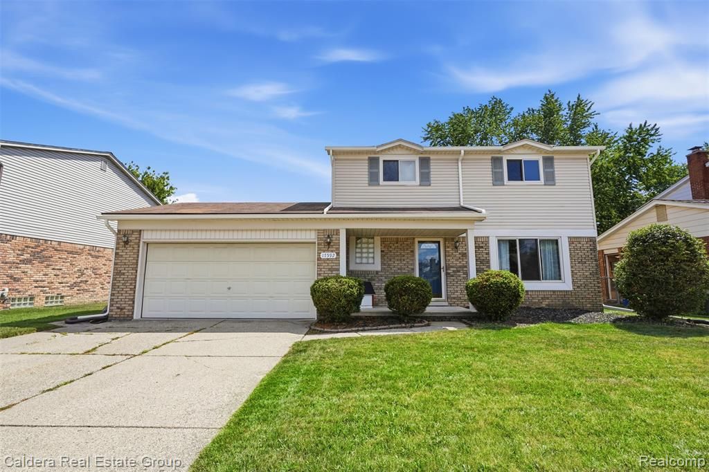 17592 Knollwood Drive, Clinton Township, MI 48038