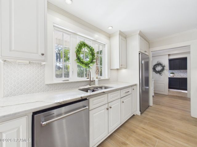 106 Redwing Circle, Lafayette, LA 70503