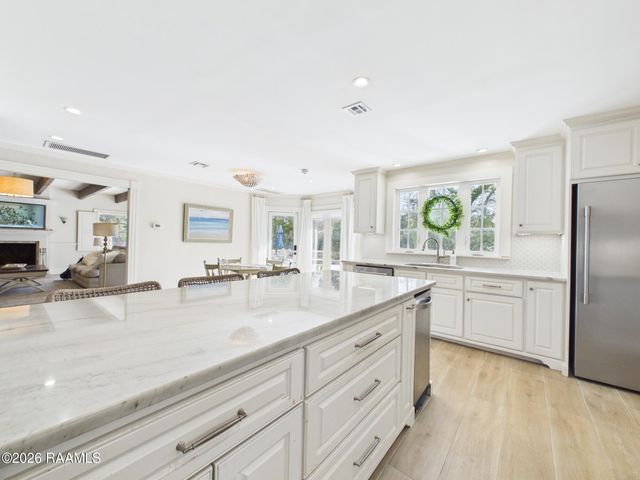 106 Redwing Circle, Lafayette, LA 70503