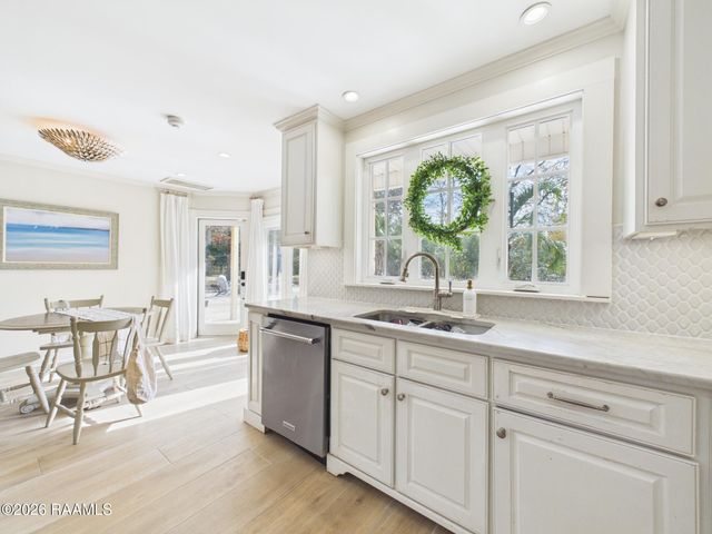 106 Redwing Circle, Lafayette, LA 70503