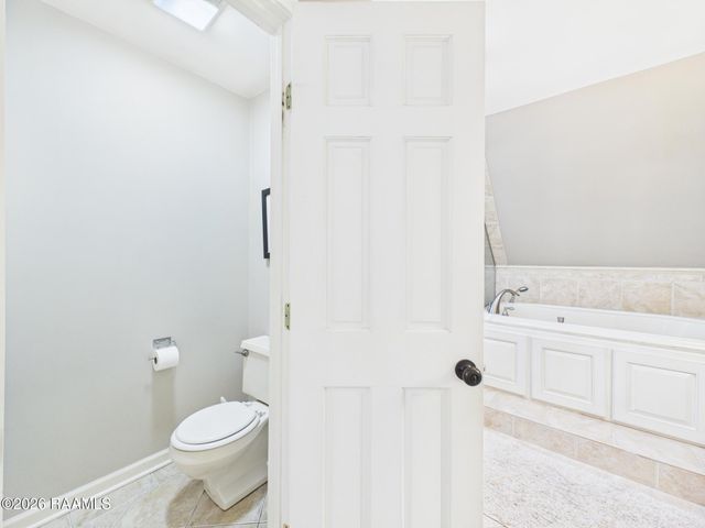 106 Redwing Circle, Lafayette, LA 70503