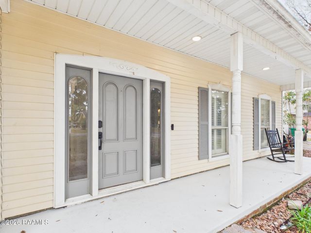 106 Redwing Circle, Lafayette, LA 70503