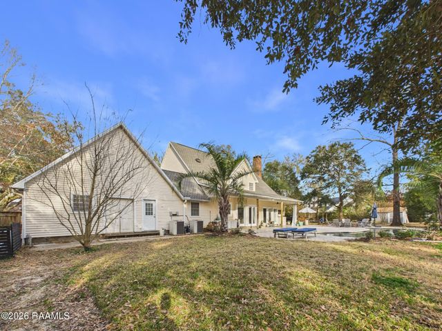 106 Redwing Circle, Lafayette, LA 70503