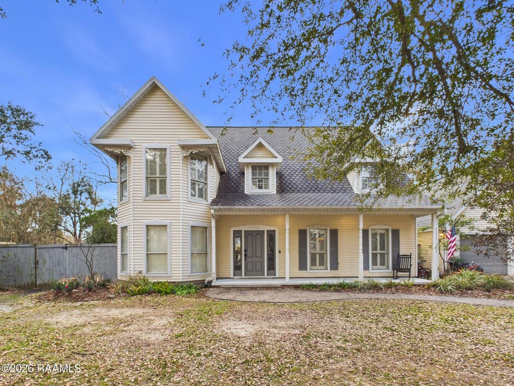 106 Redwing Circle, Lafayette, LA 70503