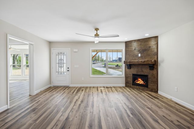 211 Majestic Dr, Decherd, TN 37324