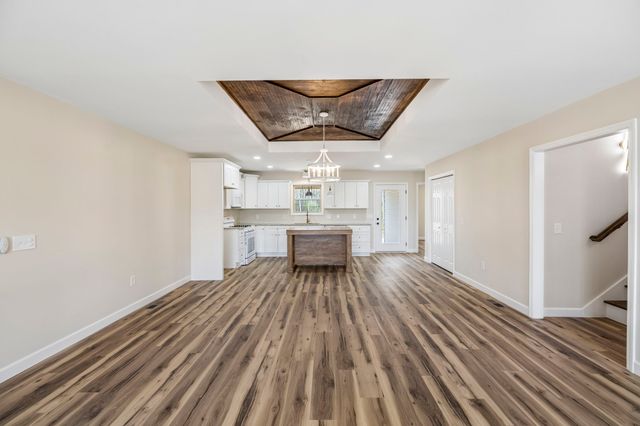 211 Majestic Dr, Decherd, TN 37324