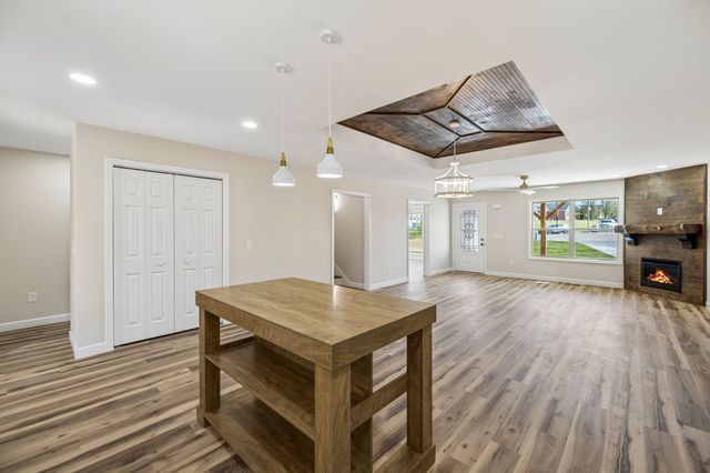 211 Majestic Dr, Decherd, TN 37324