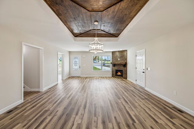 211 Majestic Dr, Decherd, TN 37324