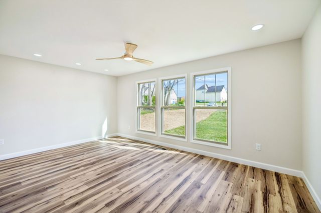 211 Majestic Dr, Decherd, TN 37324