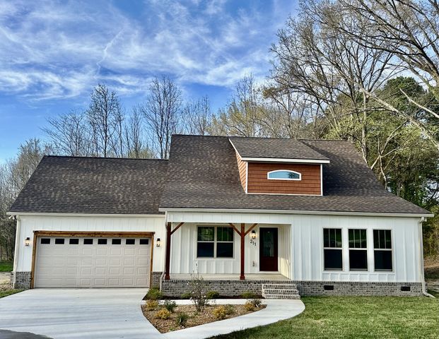 211 Majestic Dr, Decherd, TN 37324