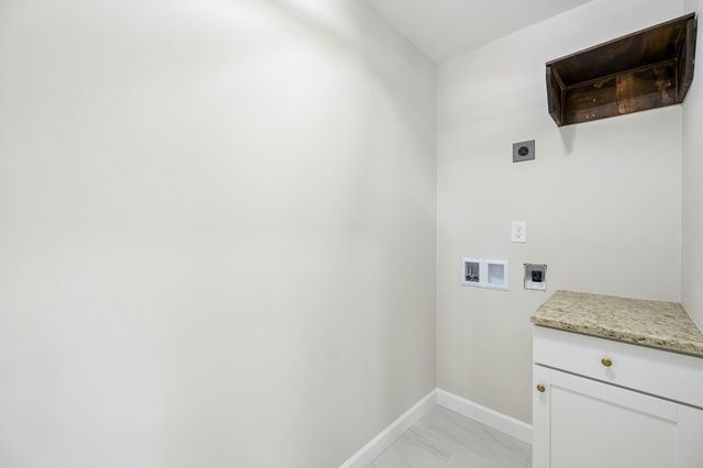 211 Majestic Dr, Decherd, TN 37324