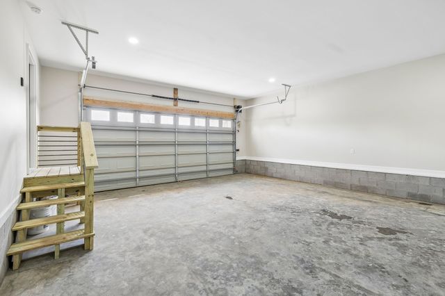 211 Majestic Dr, Decherd, TN 37324