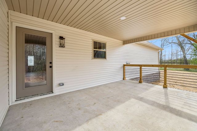 211 Majestic Dr, Decherd, TN 37324