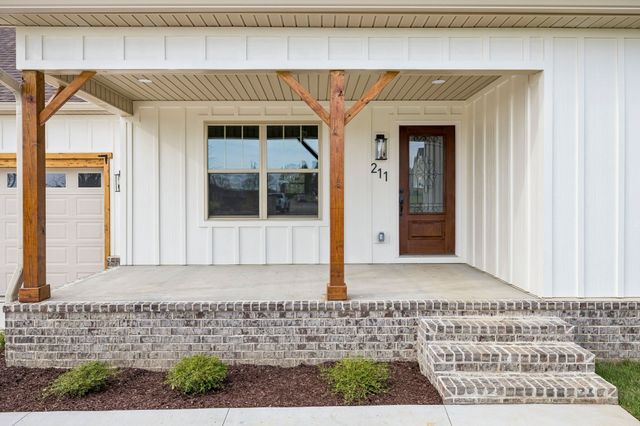 211 Majestic Dr, Decherd, TN 37324