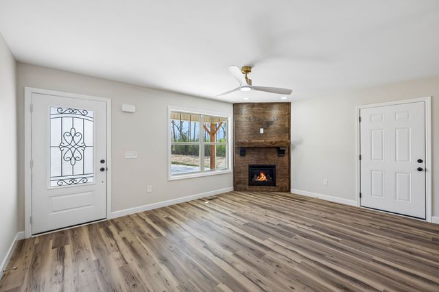 211 Majestic Dr, Decherd, TN 37324