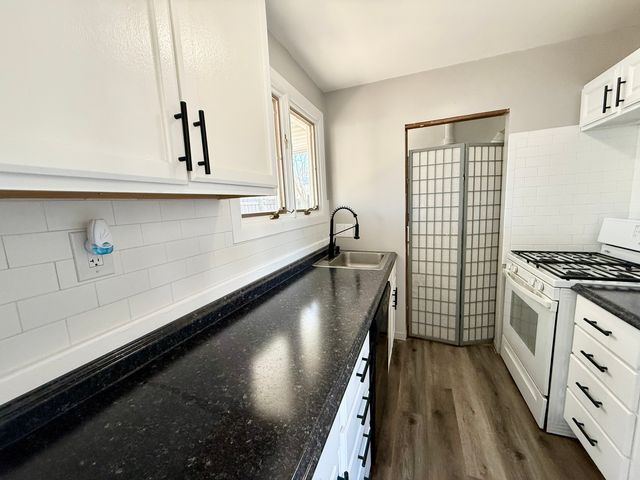 3814 10th Avenue Court, Moline, IL 61265