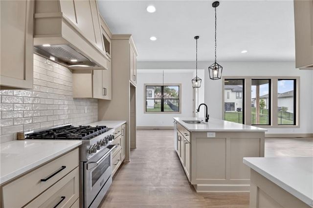 2605 NE Crestview Street, Blue Springs, MO 64029