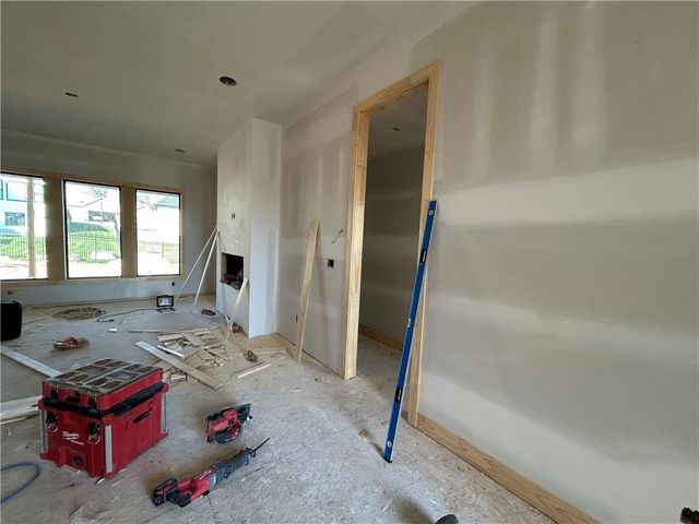 2605 NE Crestview Street, Blue Springs, MO 64029