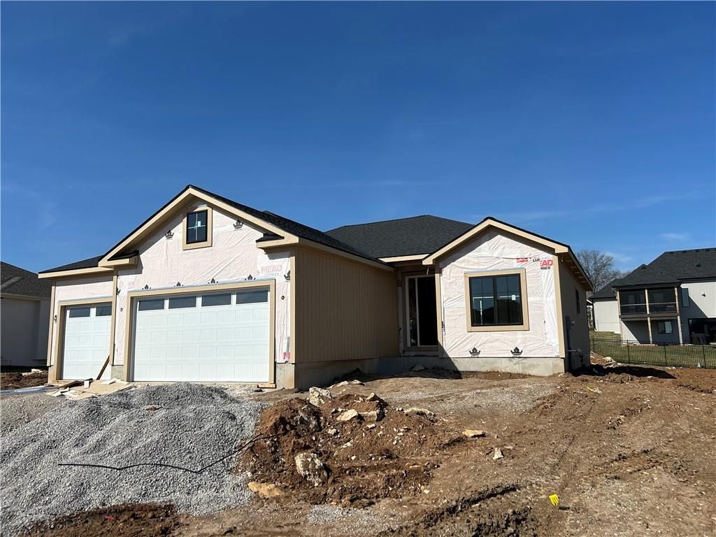 2605 NE Crestview Street, Blue Springs, MO 64029