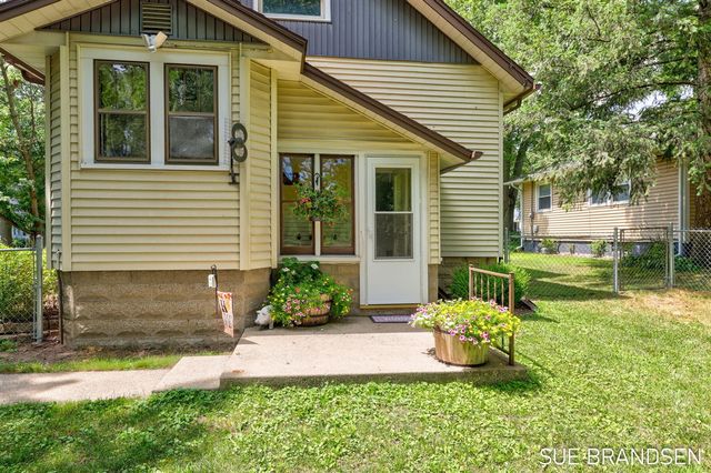 357 N State Street, Zeeland, MI 49464