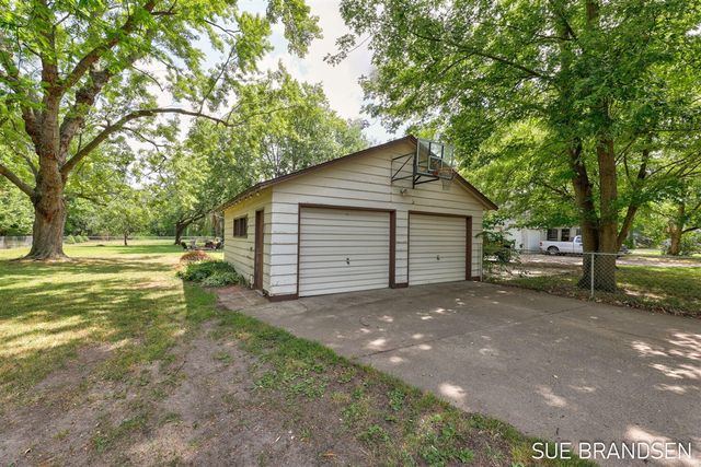 357 N State Street, Zeeland, MI 49464