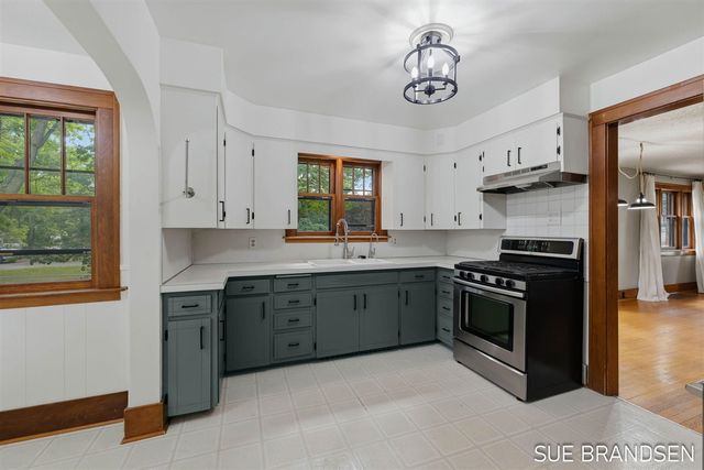 357 N State Street, Zeeland, MI 49464