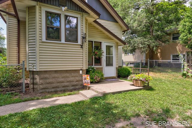 357 N State Street, Zeeland, MI 49464