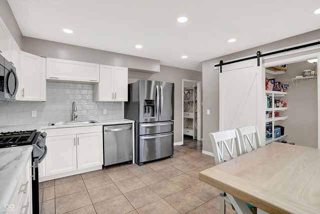 470 Robbins Drive, Greenwood, IN 46142