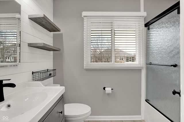 470 Robbins Drive, Greenwood, IN 46142