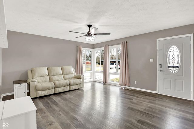 470 Robbins Drive, Greenwood, IN 46142