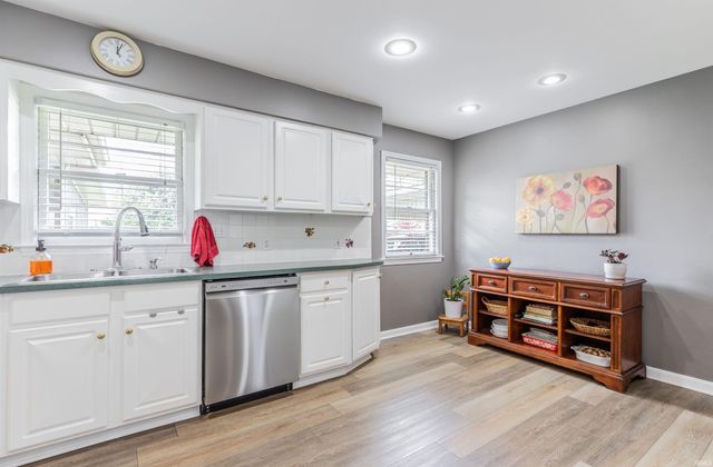 1551 Greenfield Road, Evansville, IN 47715