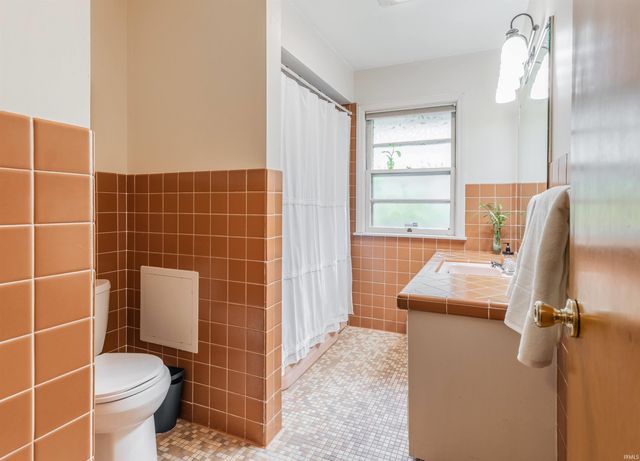 1551 Greenfield Road, Evansville, IN 47715