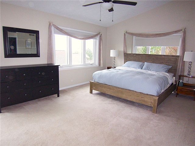 10 Mountain Ash Trl, Webster, NY 14580