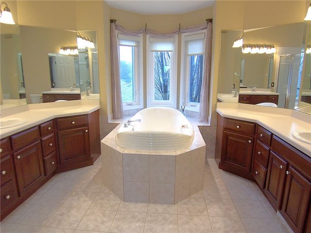 10 Mountain Ash Trl, Webster, NY 14580