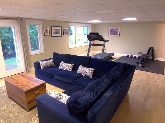 10 Mountain Ash Trl, Webster, NY 14580