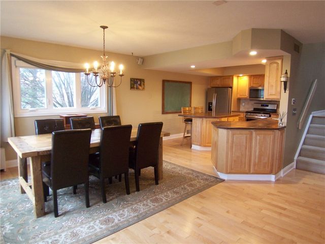 10 Mountain Ash Trl, Webster, NY 14580