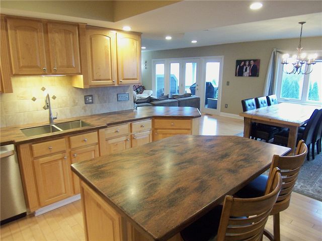 10 Mountain Ash Trl, Webster, NY 14580