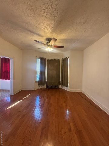 849 E 221st Street, Bronx, NY 10467