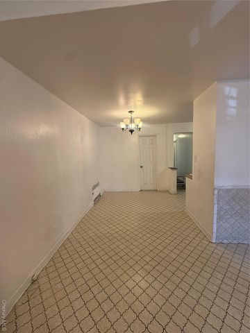 849 E 221st Street, Bronx, NY 10467