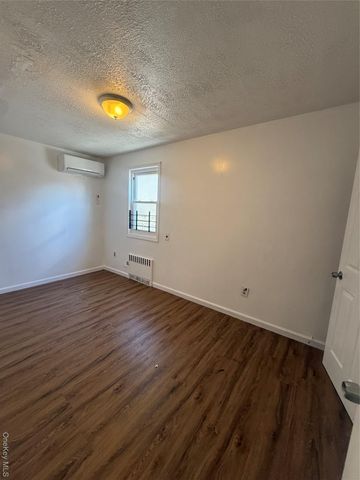 849 E 221st Street, Bronx, NY 10467