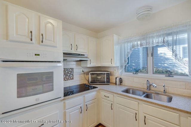 315 Tuttle Avenue, Spring Lake, NJ 07762