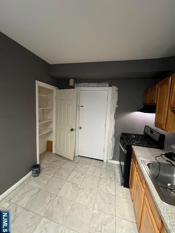 108 Chester Avenue, Newark, NJ 07104