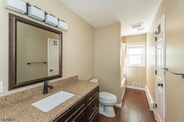 6 Beaumont Pl, Hanover Twp., NJ 07981